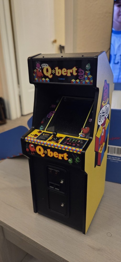 New Wave Toys Replicade - Q*bert 1/6 Scale Arcade