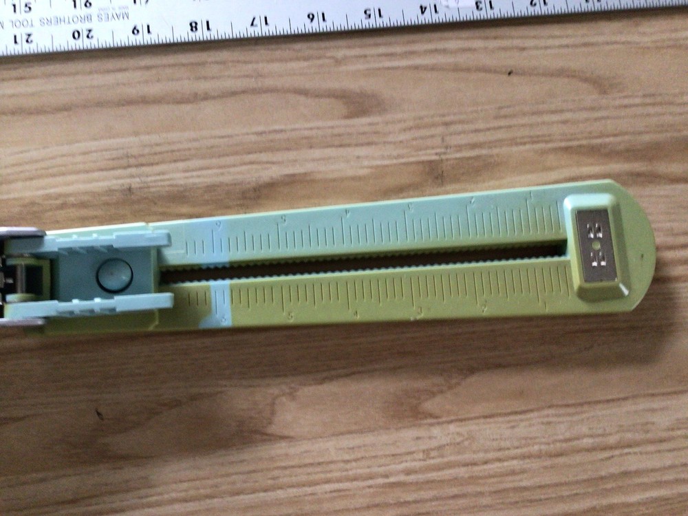 EK success Stapler For Decorative Staple Bars