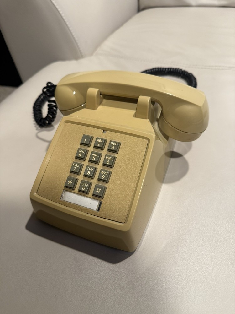 Vintage Bell System Push Button Dial Phone Model 2500 DM works