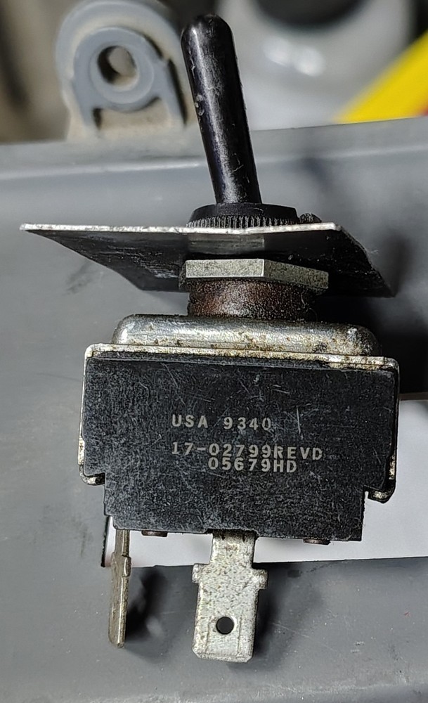 Peterbilt 17-02799 Switch-Toggle shutdown override