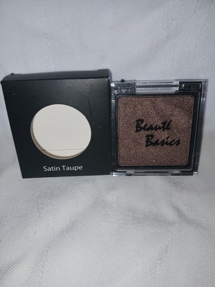 NEW BEAUTE BASICS SATIN TAUPE EYE SHADOW SINGLE