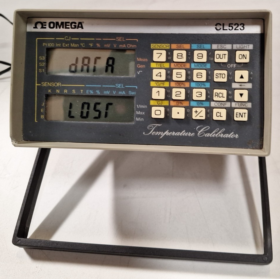 Omega CL523 Temperature Calibrator Thermometer