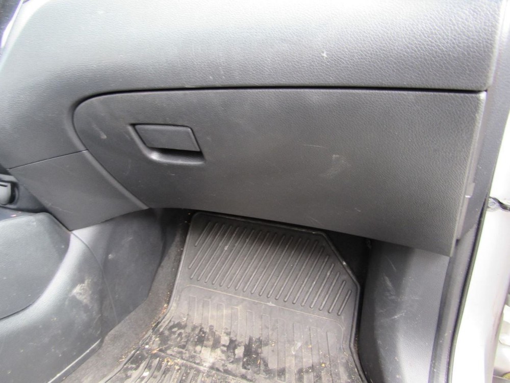 ROGUE     2016 Glove Box 1045674