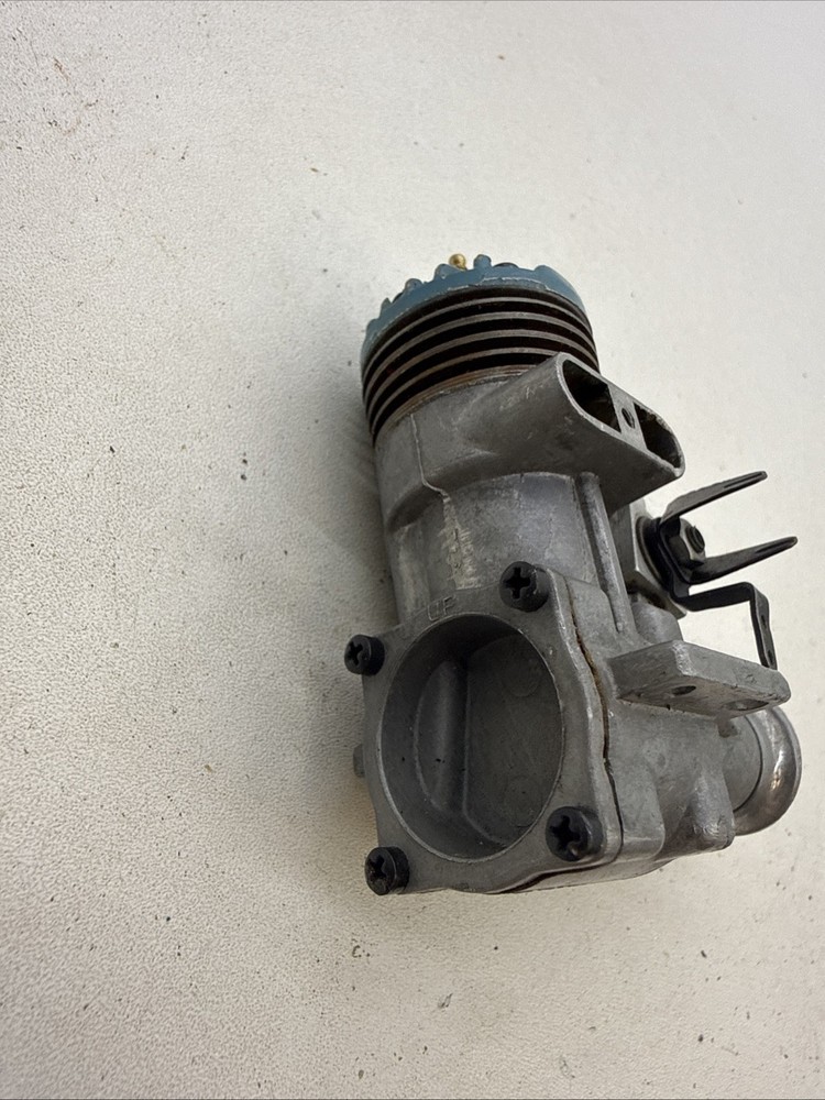 Mc Coy 19 Blue Head Rc Engine. Excellent Condition M8