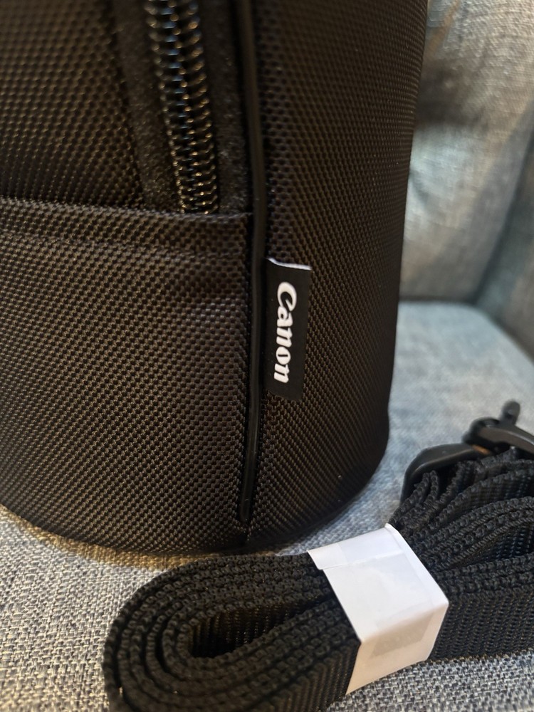Canon LZ1326B Lens Case With Strap
