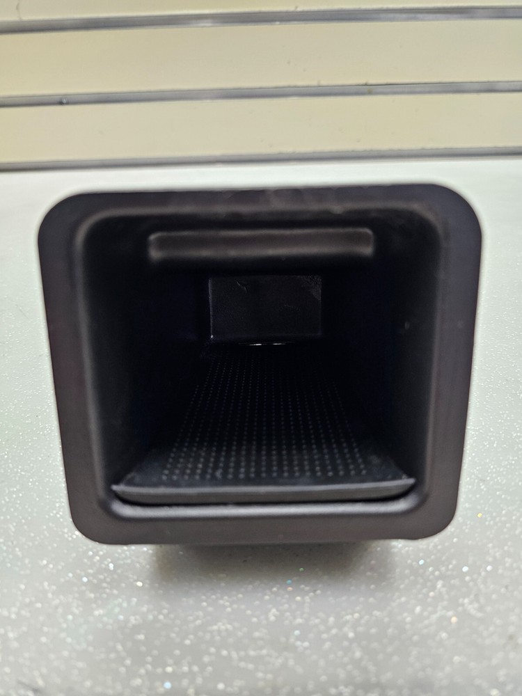 99-06 Silverado Sierra Front Dash Instrument Panel Cubby Bin Storage Compartment