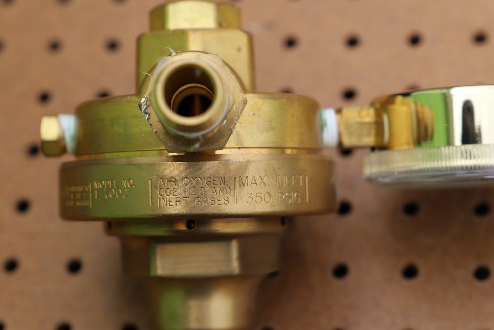 VICTOR L700C HIGH FLOW LINE REGULATOR