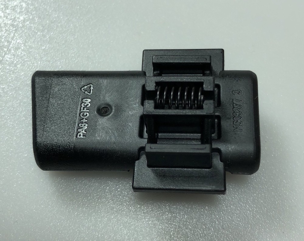 Parts DeWALT DCCS620 20v 12" Chainsaw Lock-off Button
