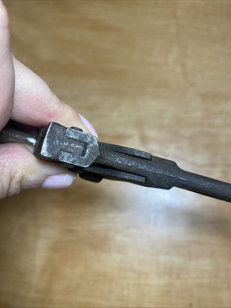 Small TRIMONT / TRIMO SIZE 6 " ADJUSTABLE PIPE WRENCH - Original