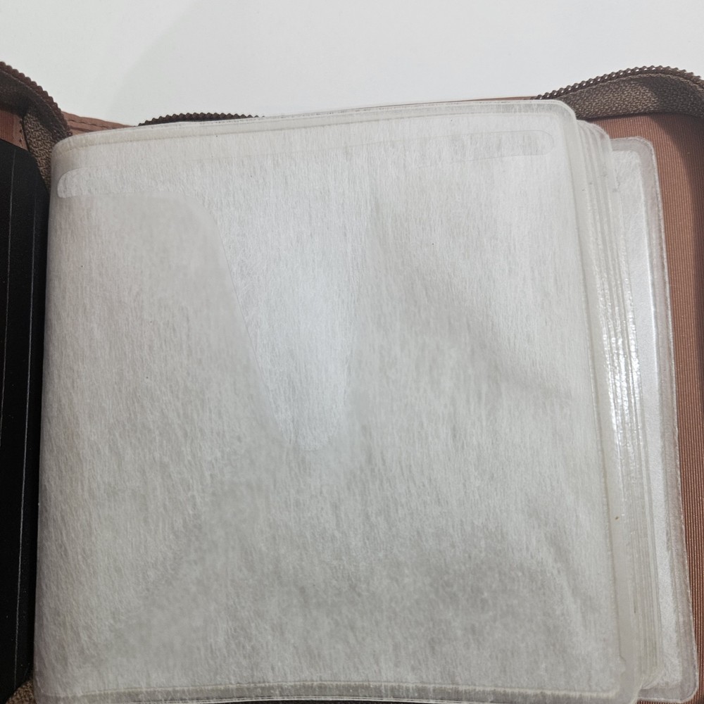 Hartmann 980 CD Case 4700 Natural Belting-holds 12 CD's