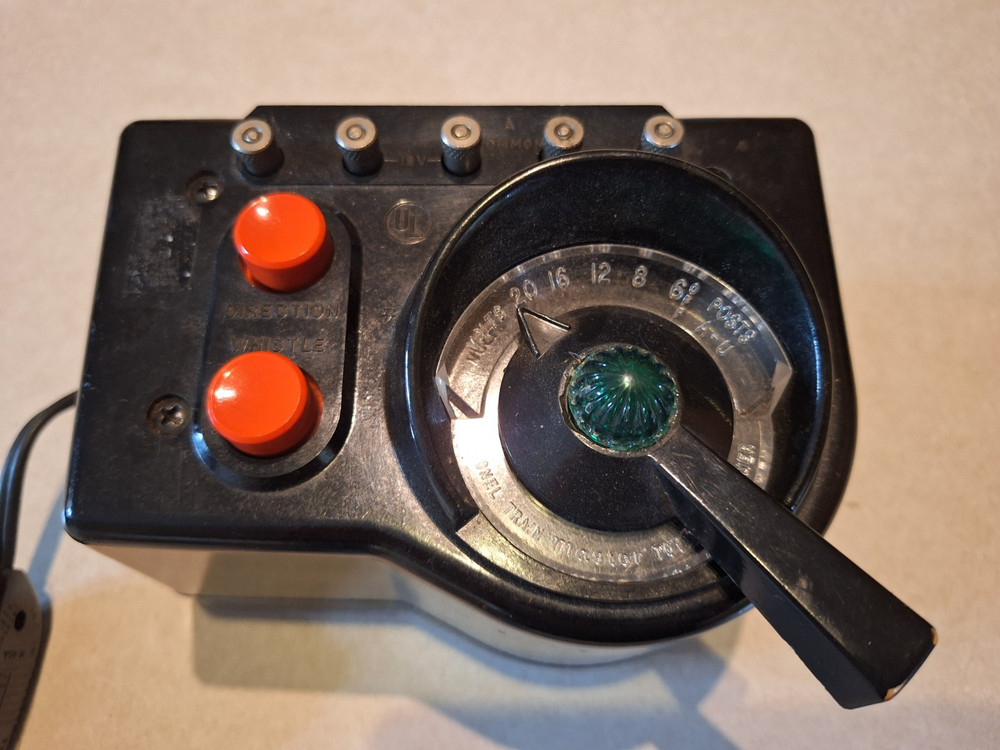 Lionel Trainmaster 125 Watt Transformer: Type LW: Powers Up: Untested