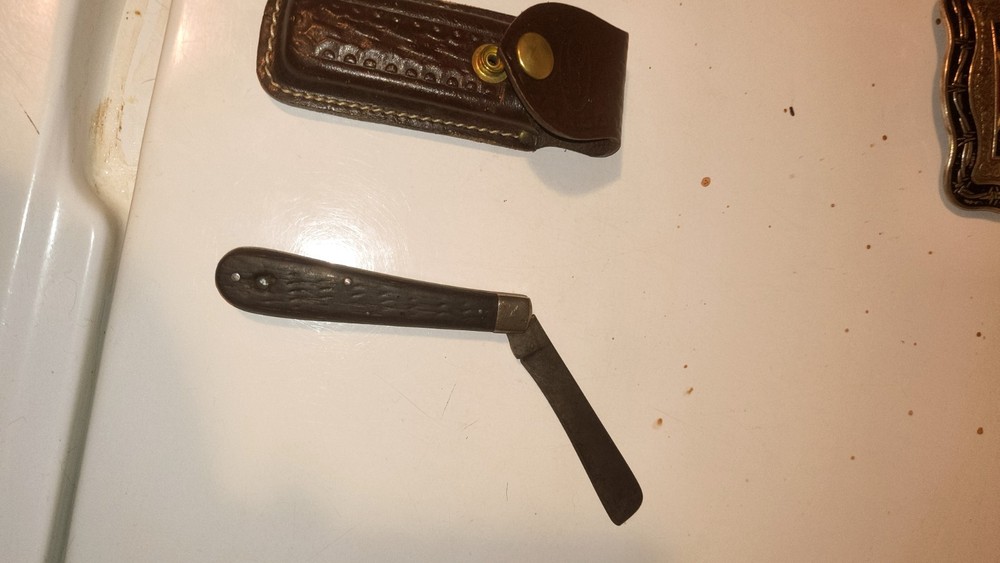 Folding Pocketknife Black Handle Plain Straight Blade with Leather Sheath