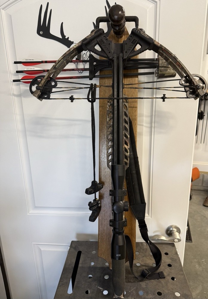 Crossbow display hanger board