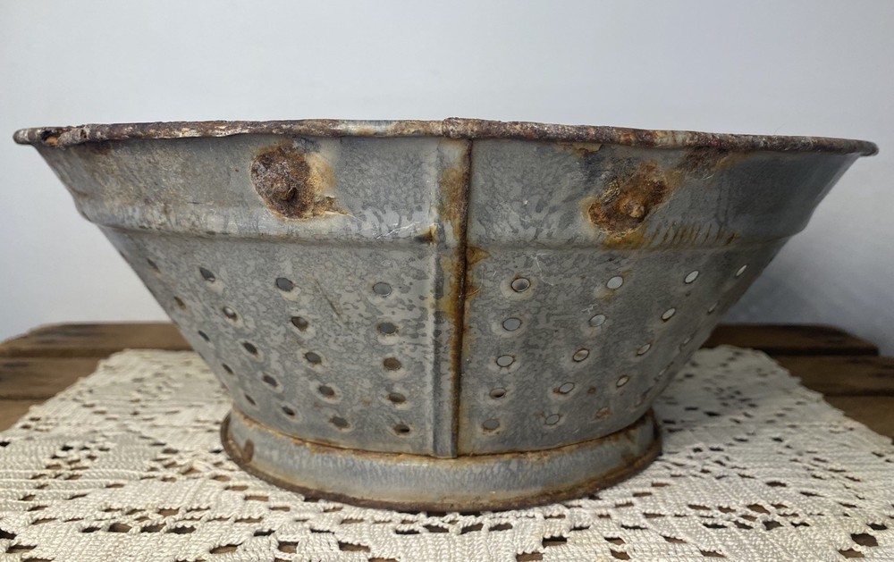 Vtg 10.5" Graniteware Colander Enamelware Strainer Rustic Primitive Farmhouse