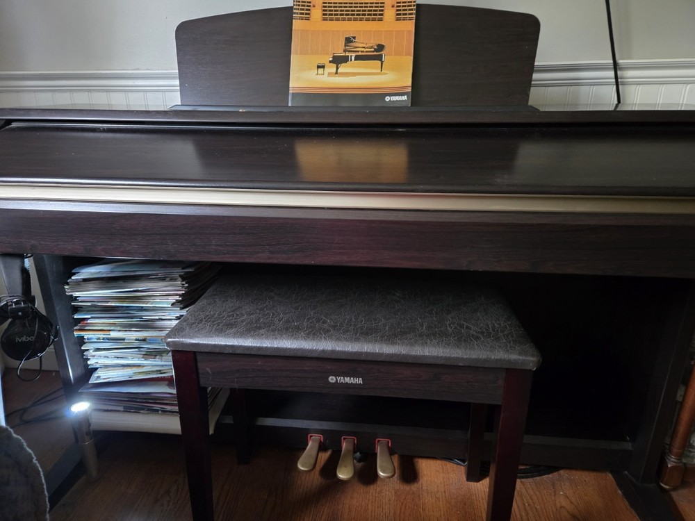 Yamaha YDP 223 Digital Piano