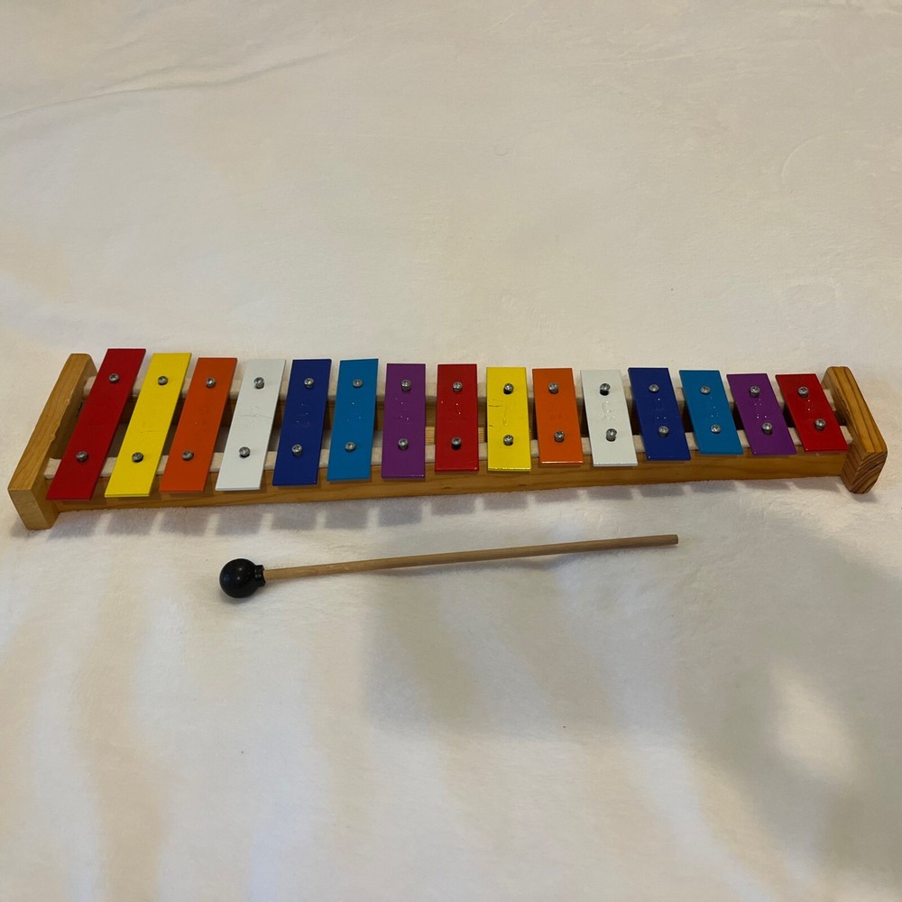 Child xylophone with one mallet