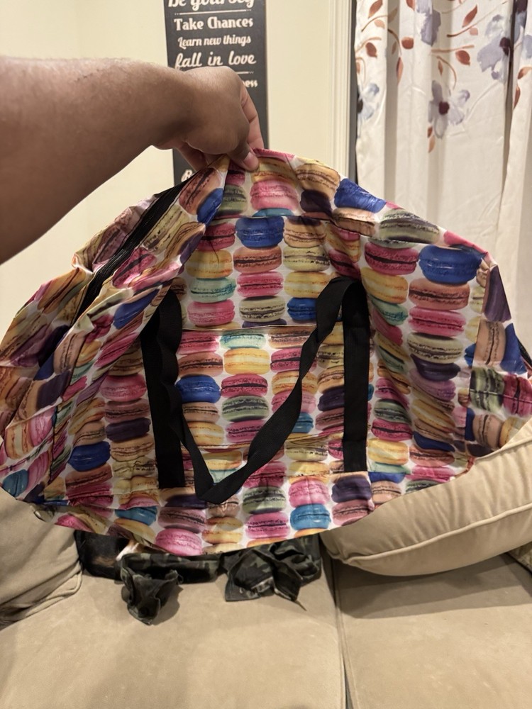 Macaron Print Dufflebag