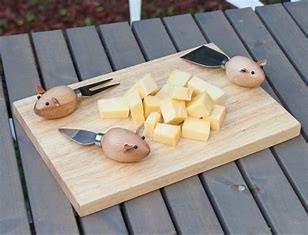 Kikkerland Mouse Cheese Board Set