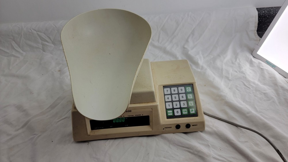 VINTAGE METTLER TOLEDO DIGITAL SCALE MODEL 8430