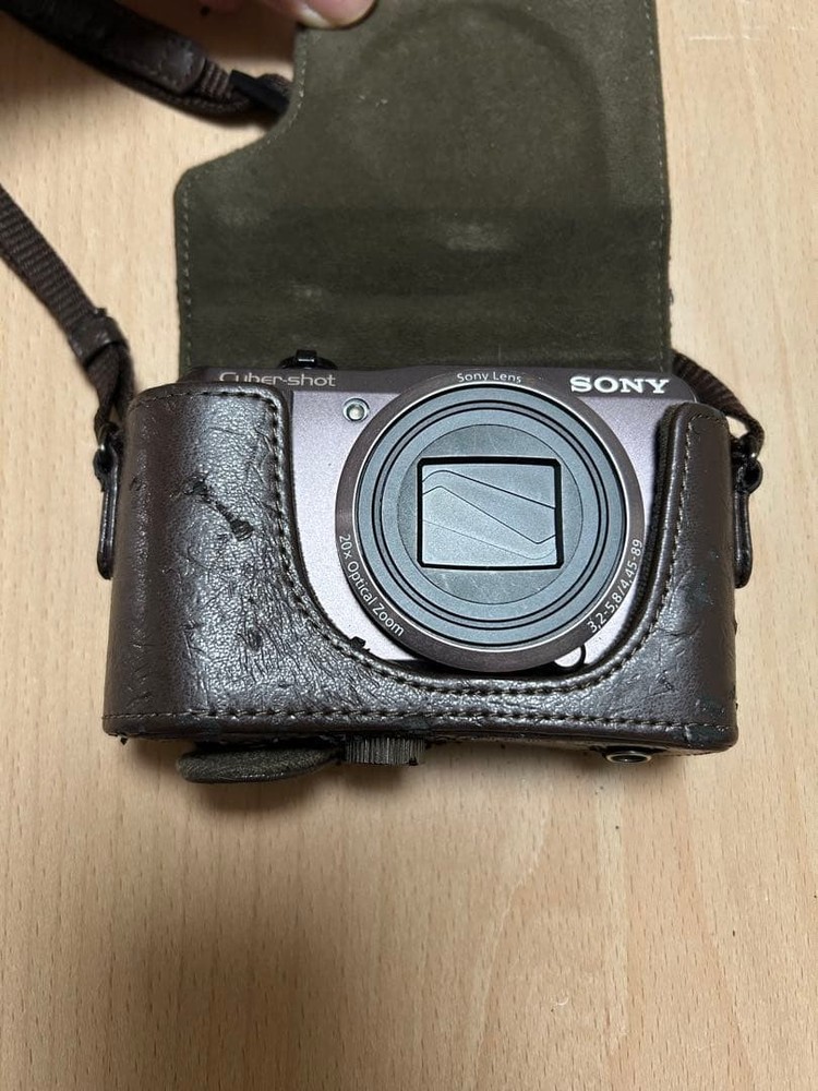 Sony Cyber shot Compact Digital Camera