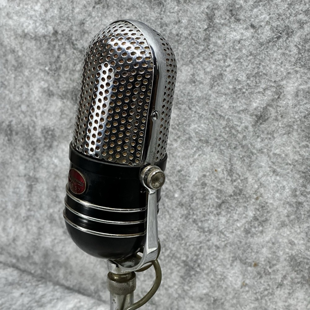 ARGONNE AR-57 VINTAGE MICROPHONE