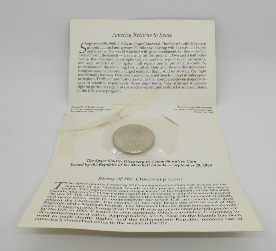 Marshall Islands Space Shuttle Discovery Commemorative 5 Dollar Coin 1988
