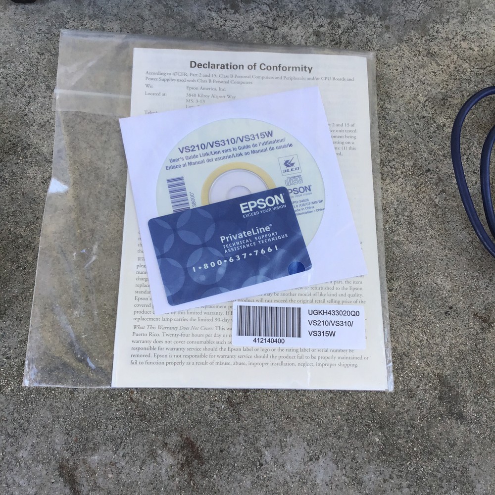 Epson VS310 Model: H432A LCD Projector w/ Remote, Cables, Manual, CD