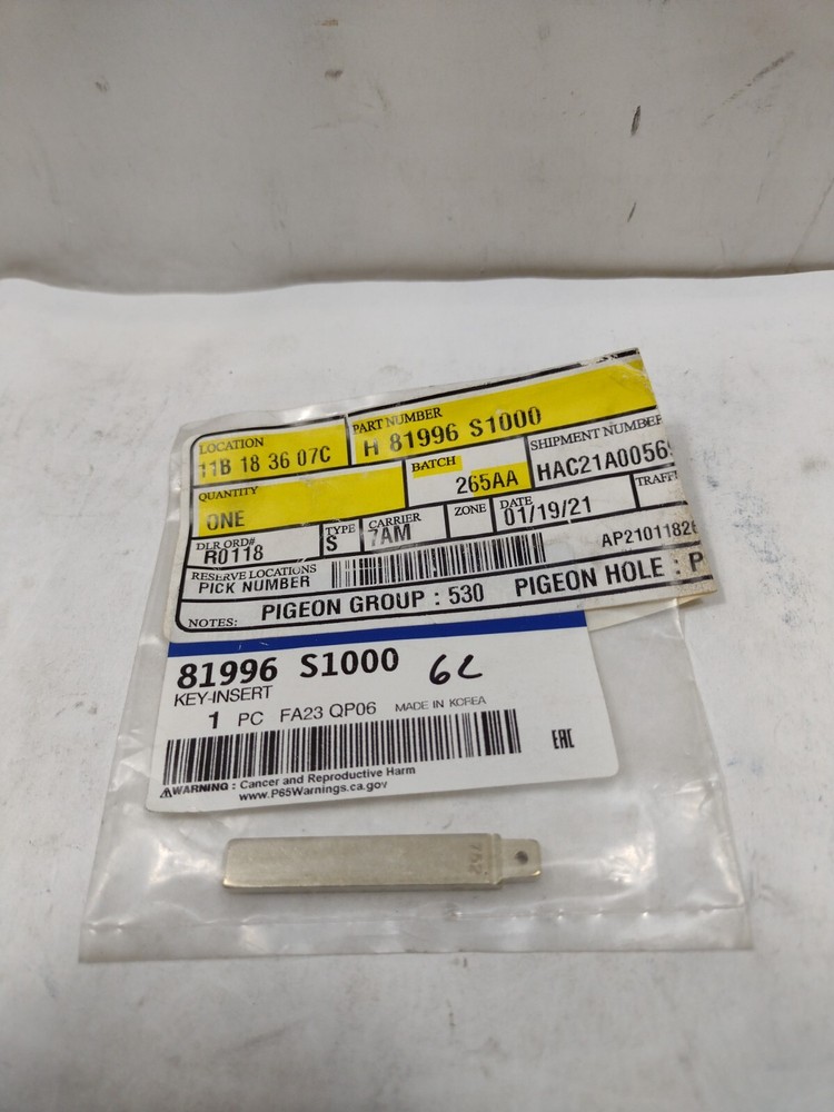 Genuine Hyundai Key Insert 81996S1000