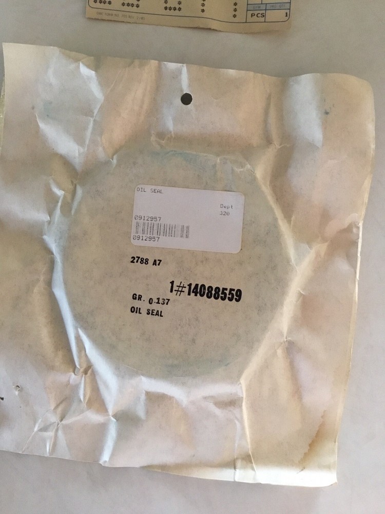 OMC Volvo Rear Seal 912957