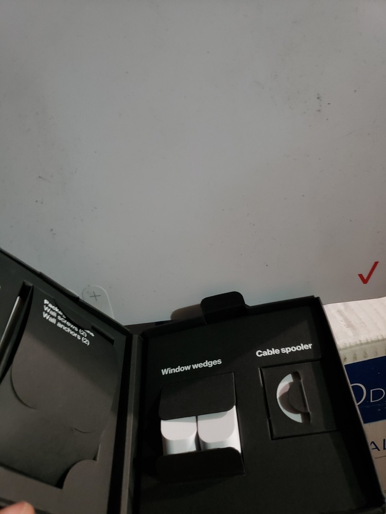 VERIZON 5G INTERNET GATEWAY MODEL : LV55 WHITE