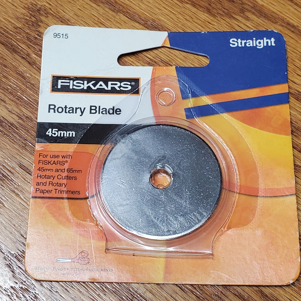 Fiskars 45mm Rotary Cutter Replacement Blade  NEW FREE SHIP