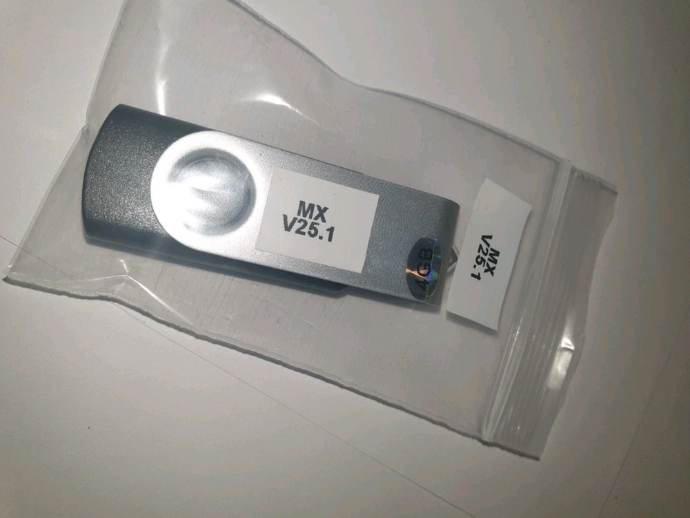 Linux MX V25.1, Xfce, 64-bit, Bootable Live and Install USB Flash Drive