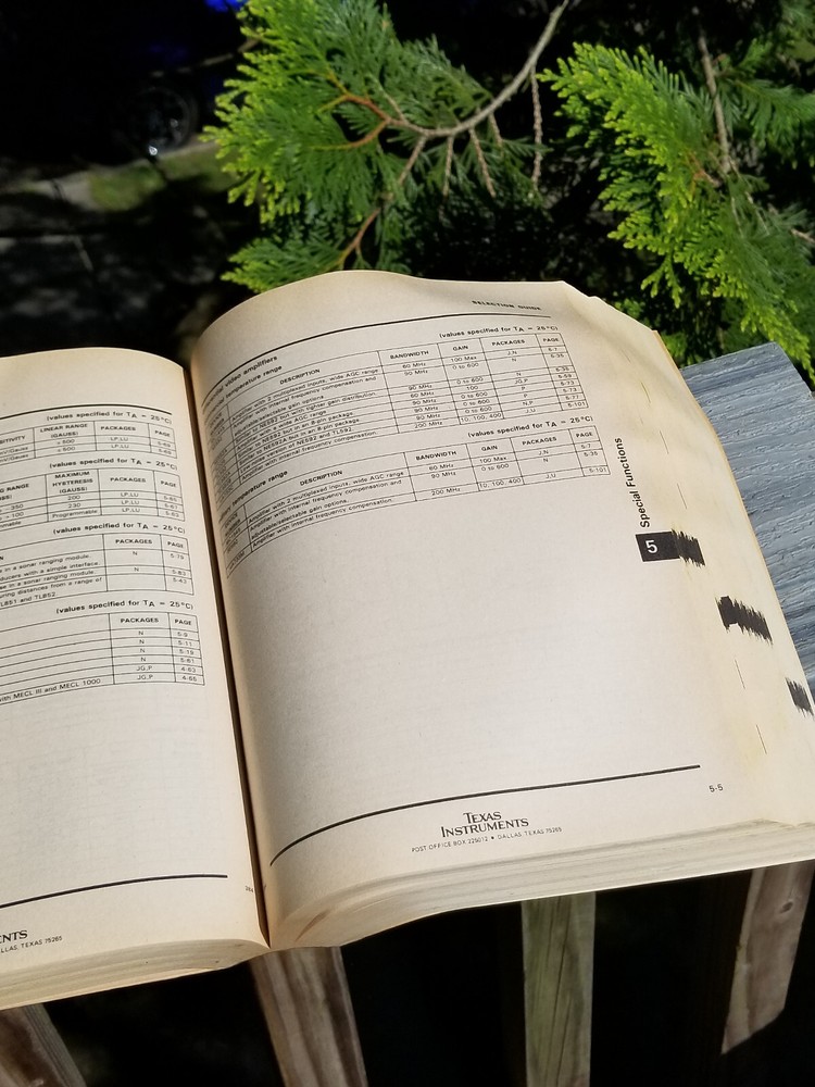 VINTAGE TEXAS INSTRUMENTS BOOK DATA ELECTRONIC MANUAL LINEAR CIRCUITS DATA 1984