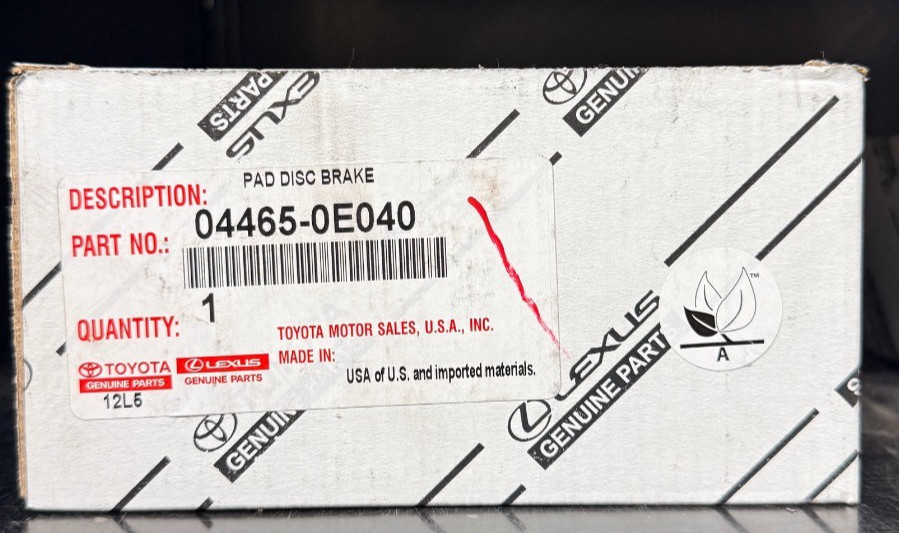 LEXUS/TOYOTA FRONT BRAKE PADS 04465-0E040