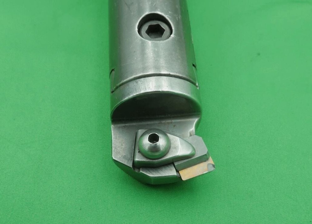 Valenite Vari-Set BT40 BB2-598 with RBN-22P Boring Head