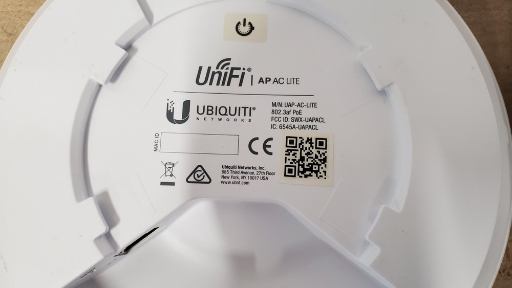 LOT OF 4 Mixed Ubiquity UniFi Wireless Access Points