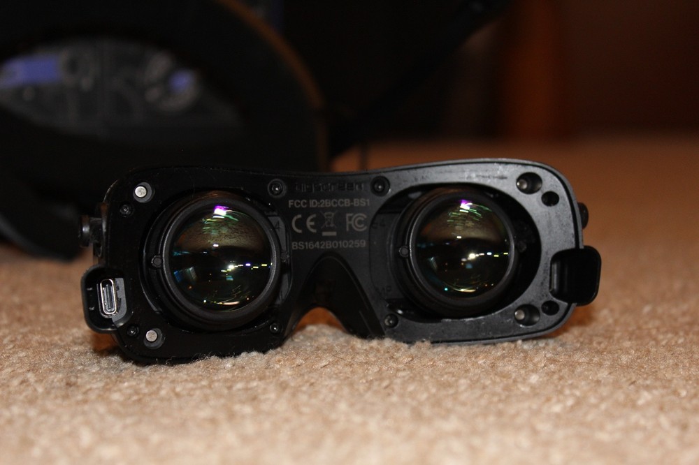 Big Screen Beyond 1 Bundle - 64mmIPD - VR Headset w/Accessories READ DESCRIPTION