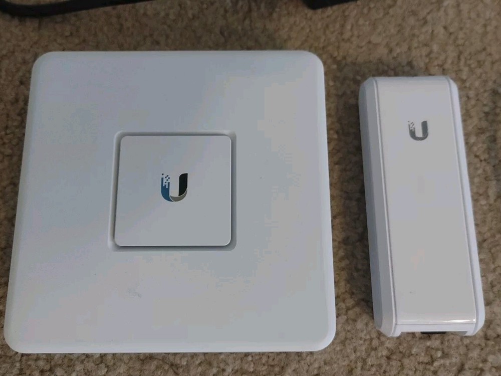 Ubiquiti UniFi Security Gateway (USG) and Cloud Key (UC-CK) Bundle