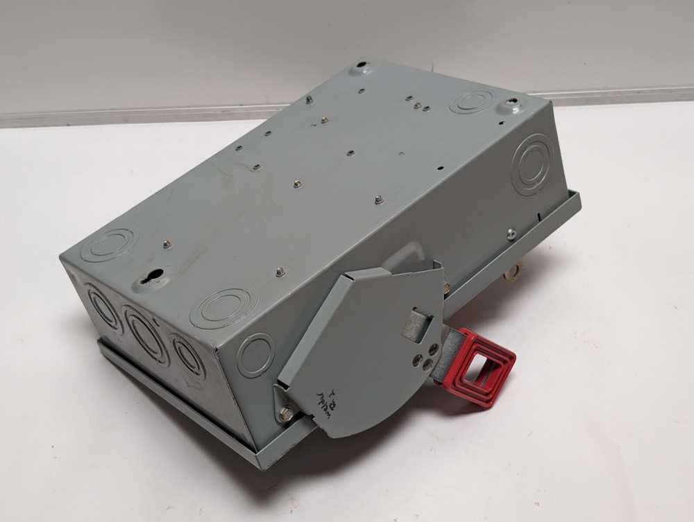 GENERAL ELECTRIC TH3361 Model 10 Safety Switch (USED).