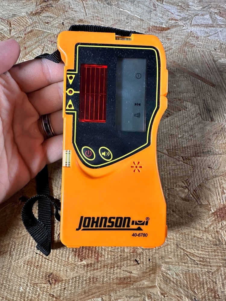 Johnson 40-6780 One-Sided Laser Detector  ONLY USED, powers on