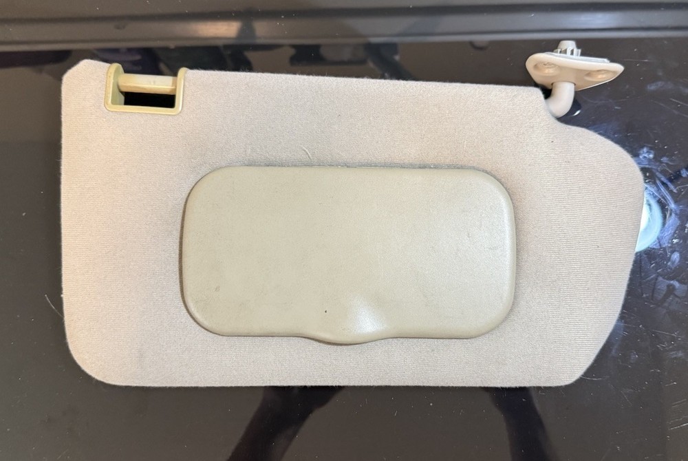 2000-2006 Nissan Sentra Sun Visor passenger side (gray - with mirror)