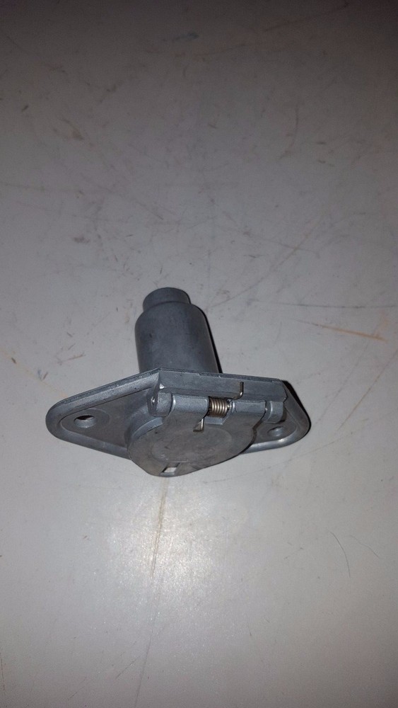 Berg 6 Prong Socket Plug