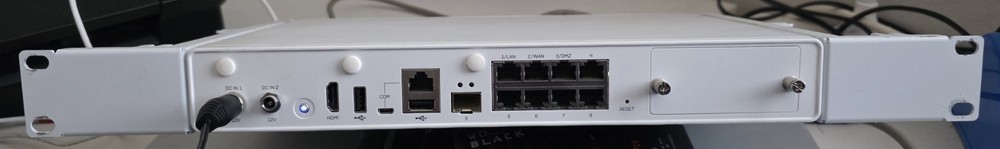 SOPHOS XG 135 Firewall Desktop Appliance