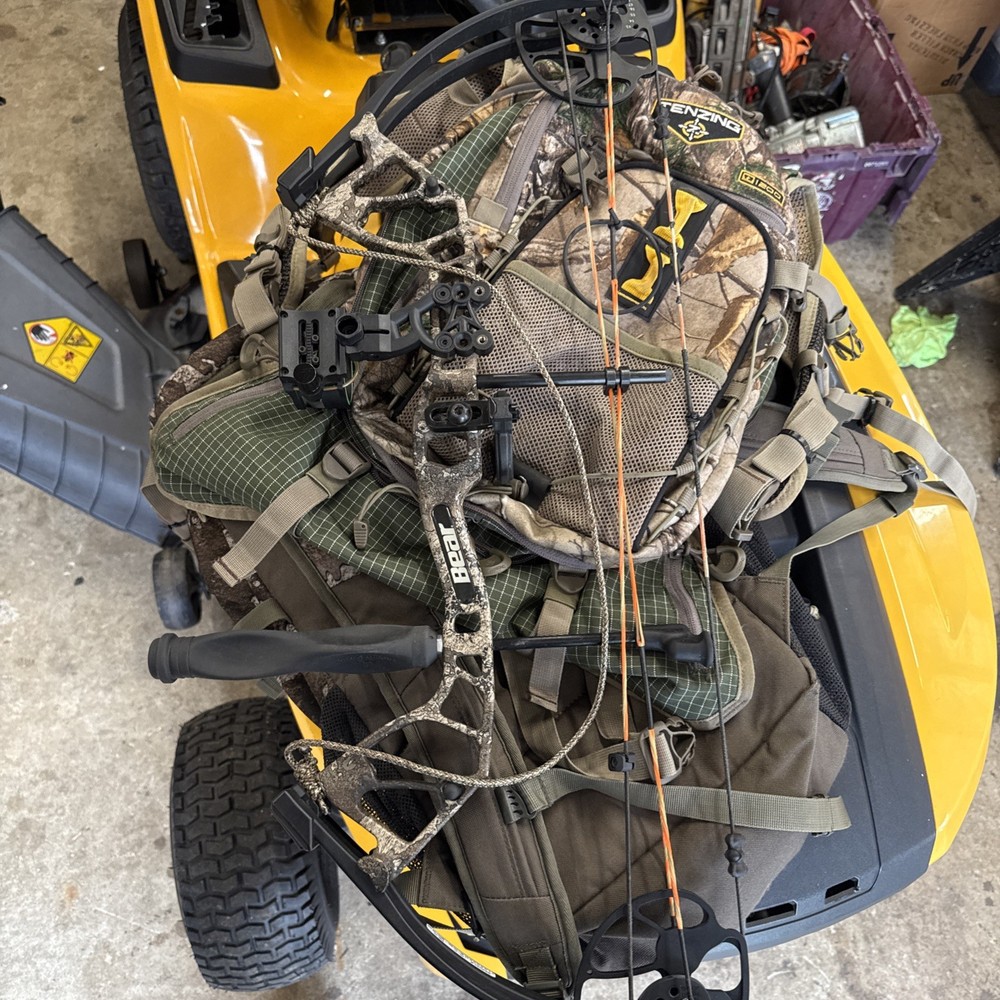 Bear Archery Royale Youth Left Hand Compound Bow Strata