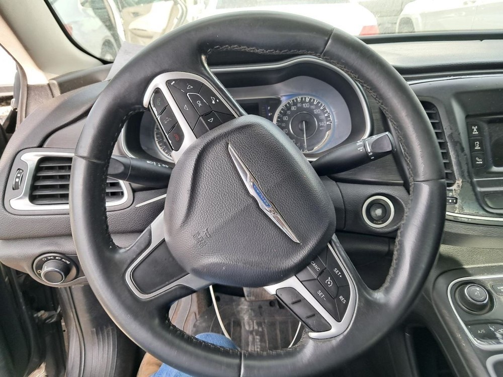 200 2015 Glove Box 4864827