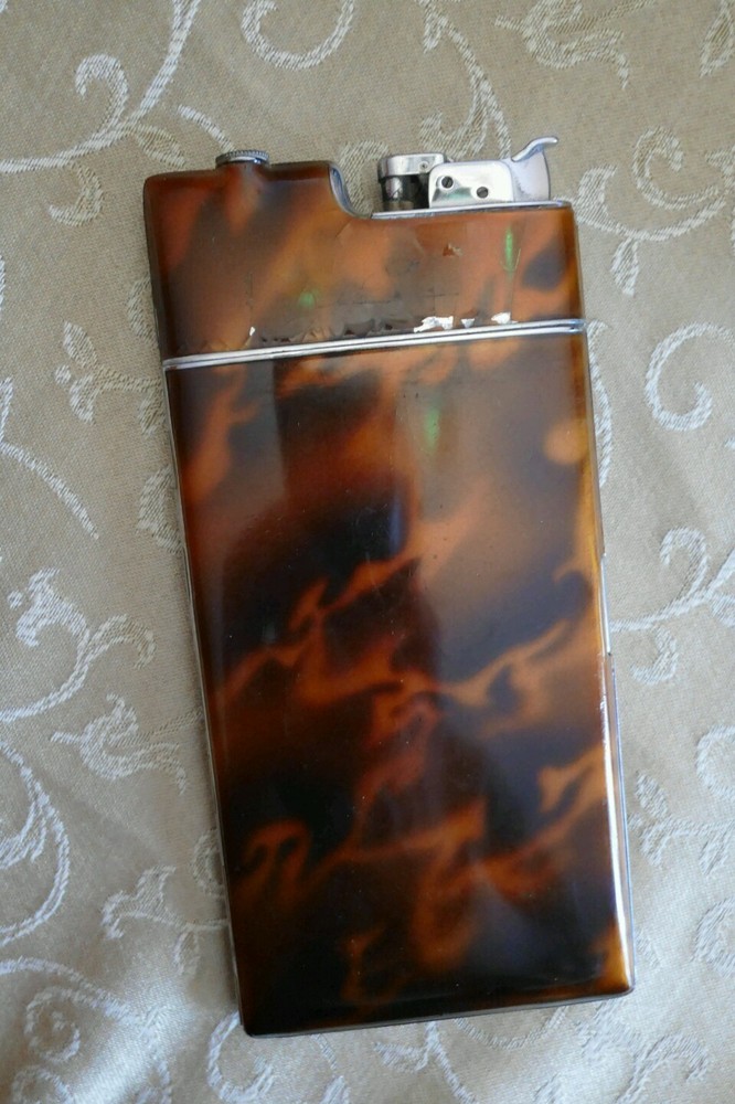 1930's Vintage cigarette lighter plus case