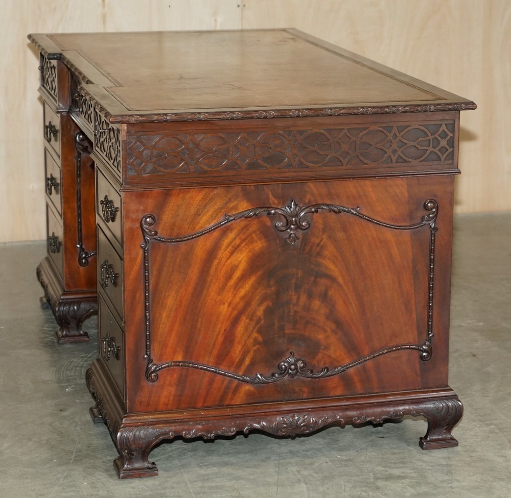 ANTIQUE THOMAS CHIPPENDALE REVIVAL INVERTED BREAKFRONT PARTNER DESK LEATHER TOP