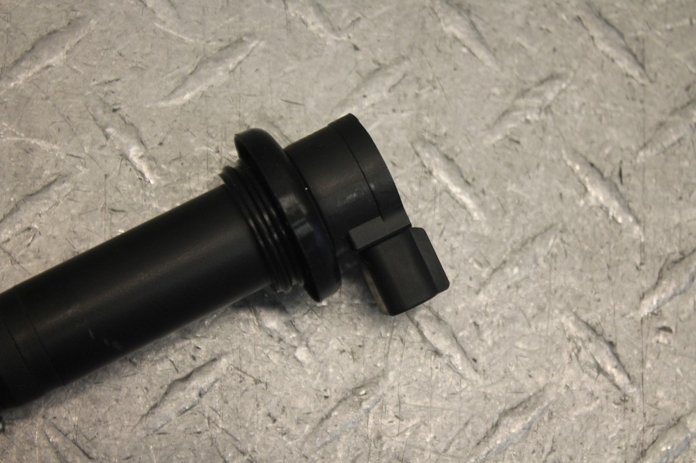 2015 YAMAHA FJ09 IGNITION COIL SPARK PLUG CAP