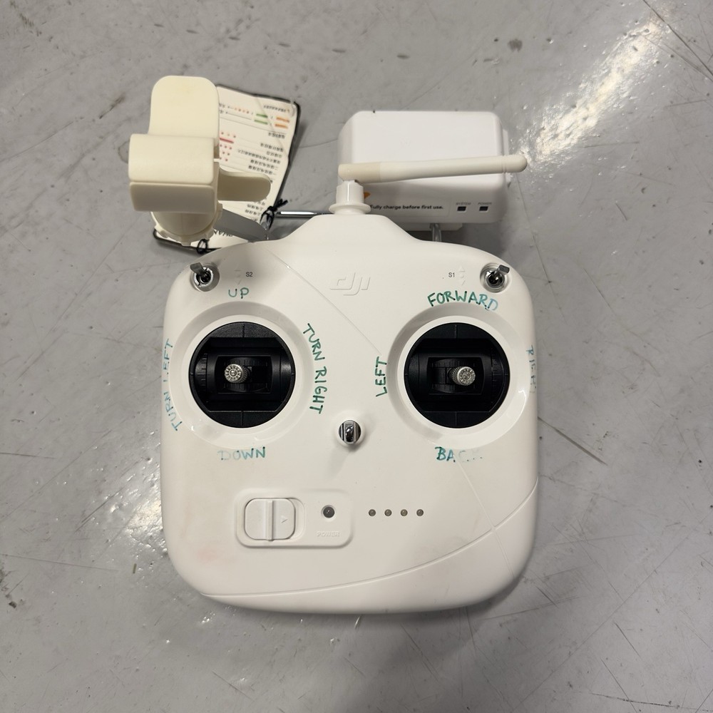 DJI PHANTOM 2 VISION + with case, 2 Used Batteries & Range Extender