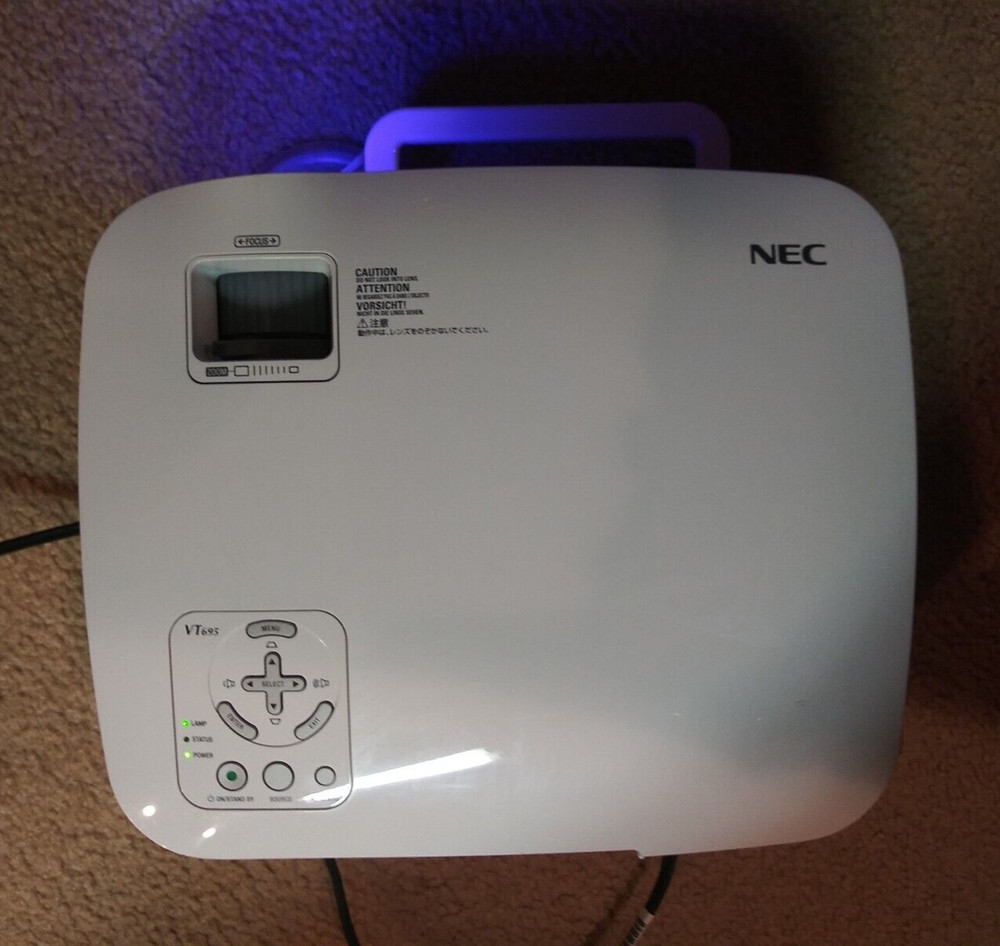 NEC VT695 Portable Projector LCD Multimedia Data w/ Remote Cords & Ceiling Mount